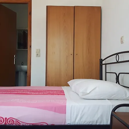Depis Aqua Beachfront Apartment Pláka