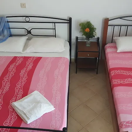 Depis Aqua Beachfront 아파트 Pláka